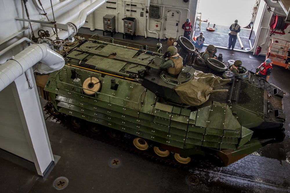 Marines, sailors conduct AAV exercise