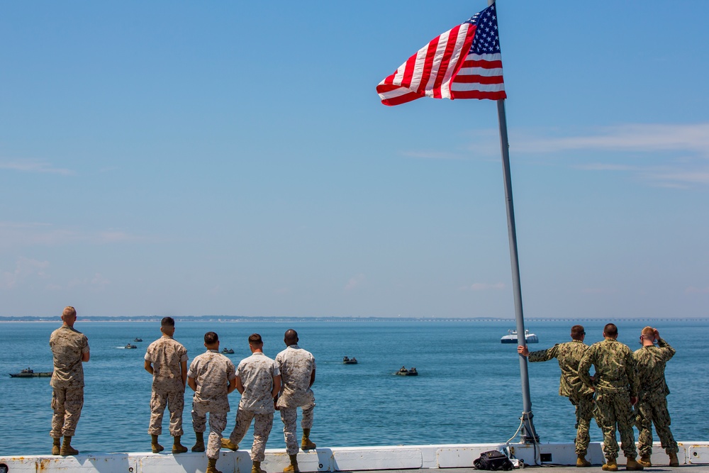 Marines, sailors conduct AAV exercise