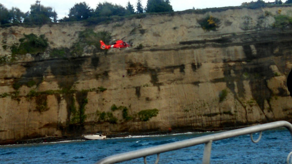 Coast Guard crews rescue passengers of grounded vessel near Port Angeles, Wash.