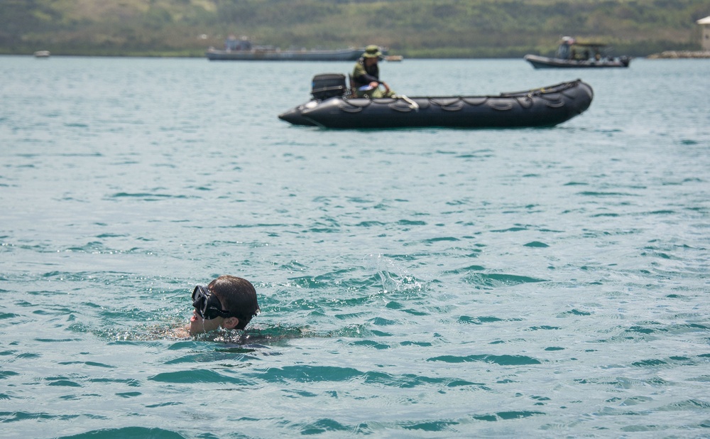 US Navy EOD partners with Republic of Singapore Navy EOD