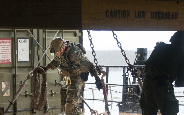 US Navy EOD partners with Republic of Singapore Navy EOD