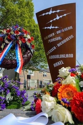 Forget me not: Dutch citizens honor allied airmen