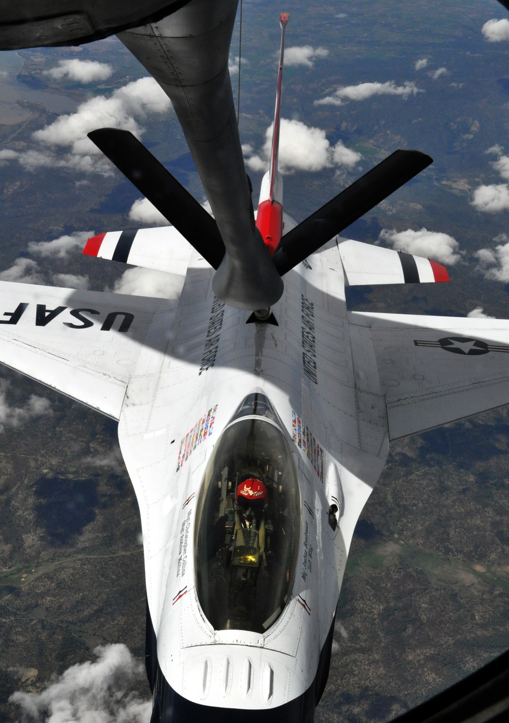 McConnell Reservists keep Thunderbirds flying