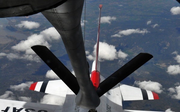 McConnell Reservists keep Thunderbirds flying