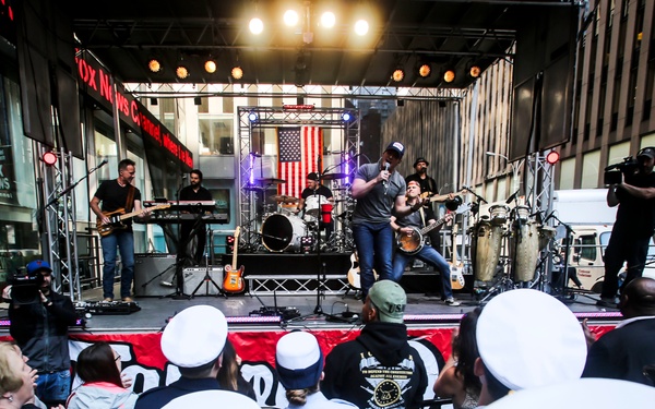 Marines, Jerrod Niemann Rock Fleet Week New York