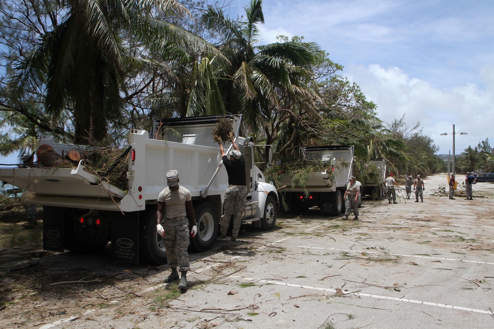 Army Reserve Soldiers and Air Force Airmen conduct recovery operations