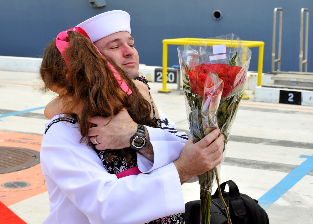 USS Michael Murphy returns