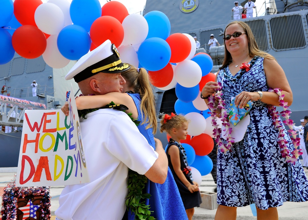 USS Micahel Murphy returns