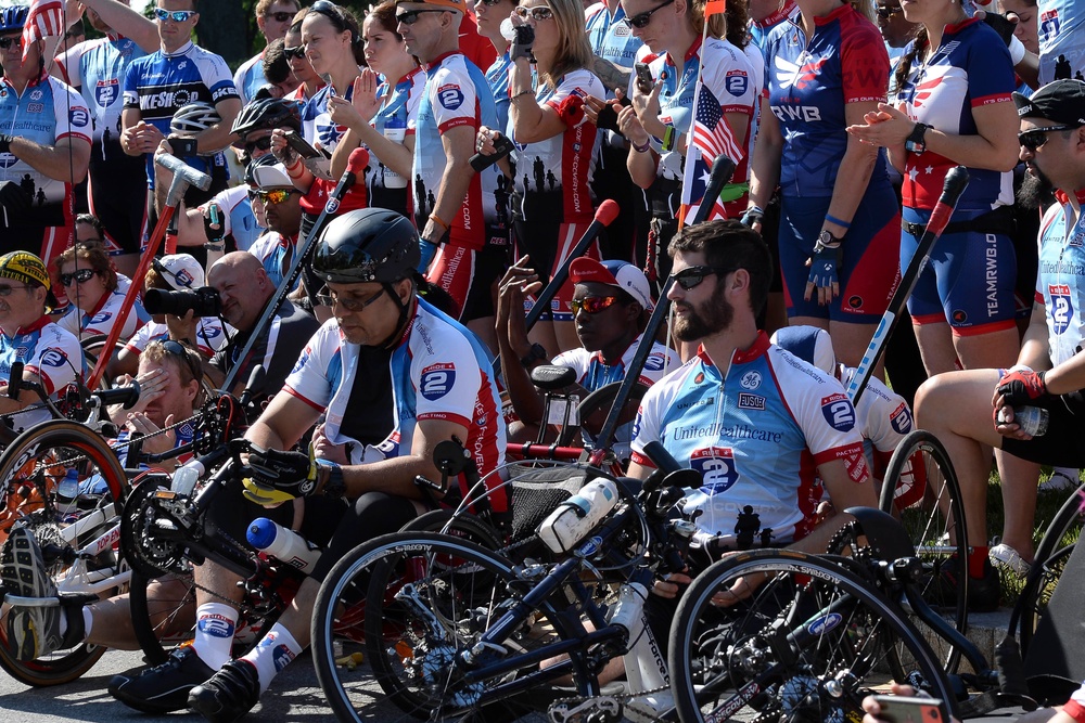 Carter kicks off Ride 2 Recovery