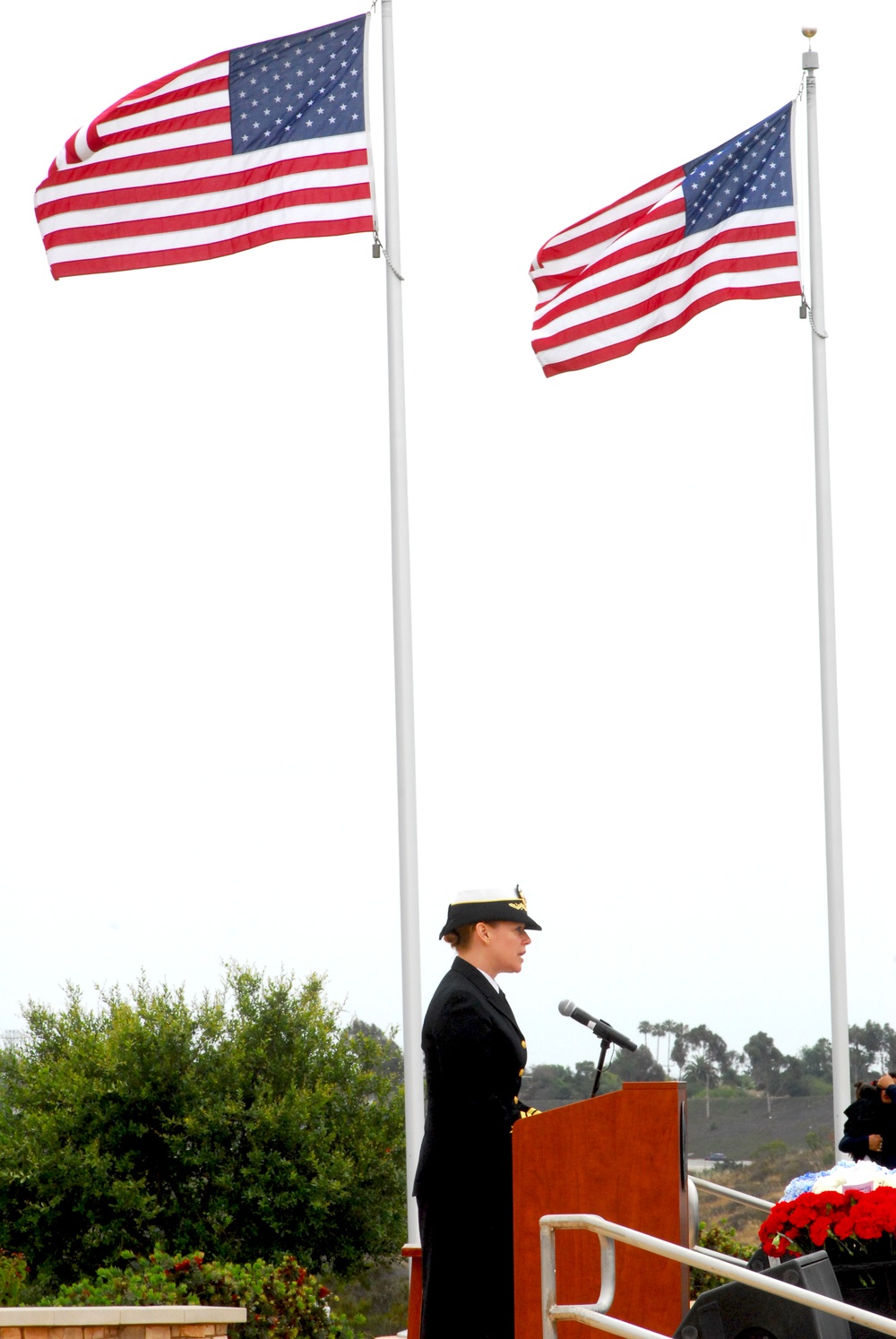 Memorial Day remembrance service held at Miramar National Cemetery