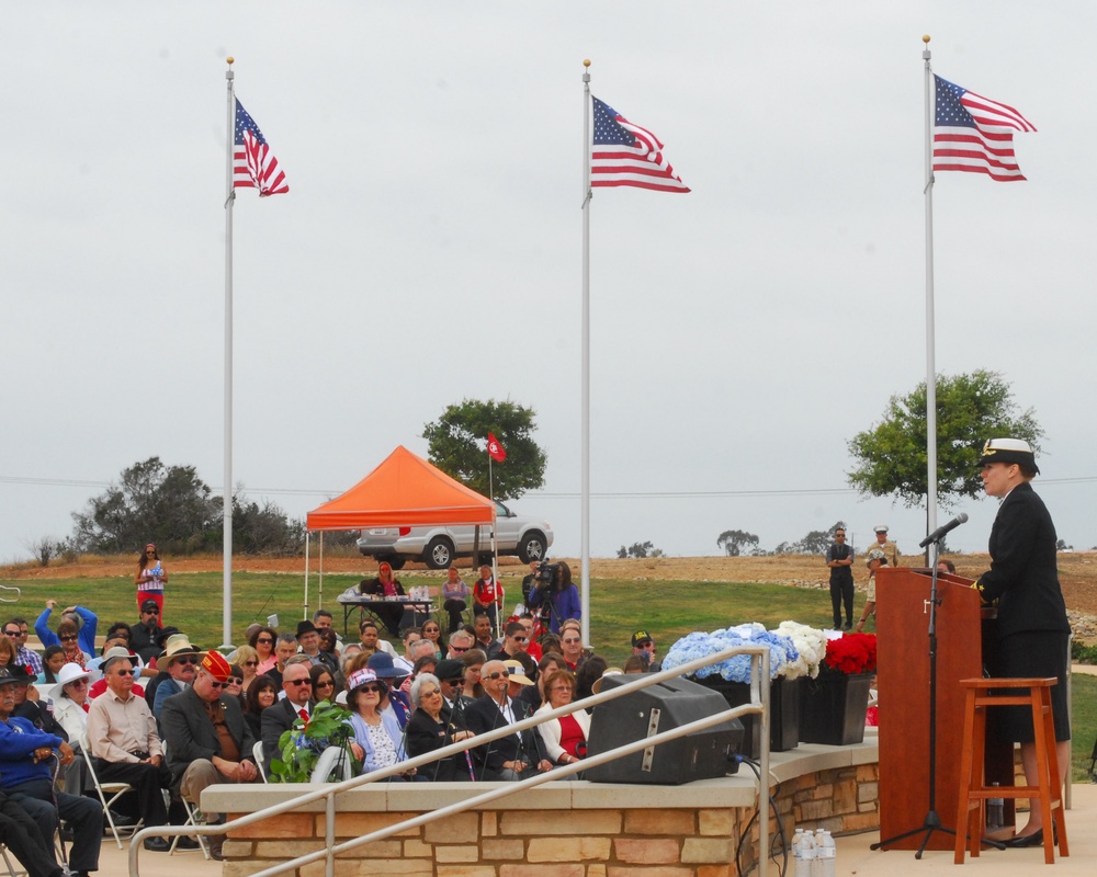 Memorial Day remembrance service held at Miramar National Cemetery