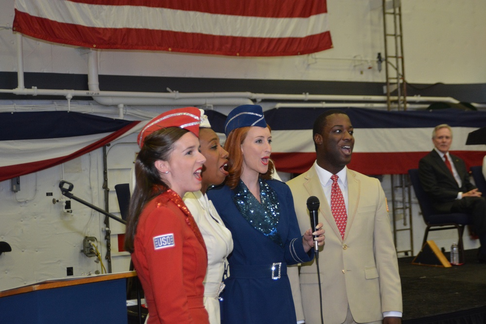USO Troupe sings 'God Bless America'
