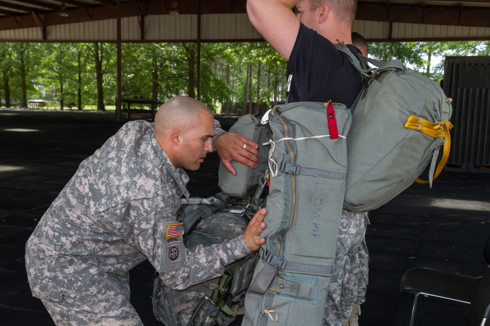 Paratroopers compete in 82nd Airborne Division Jumpmaster of the Year Competition