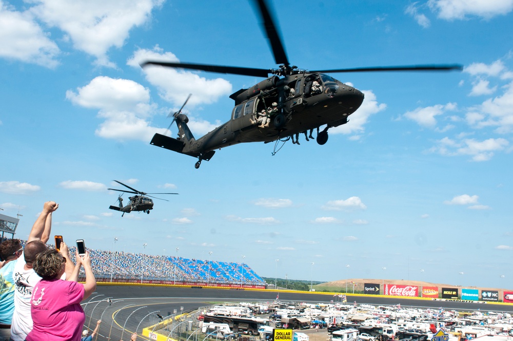 Veterans, fans honor the fallen with NASCAR's 'An American Salute' at the Coca-Cola 600