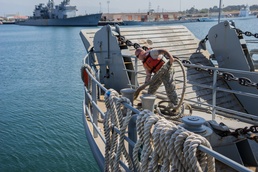 Army Reserve helps the Navy