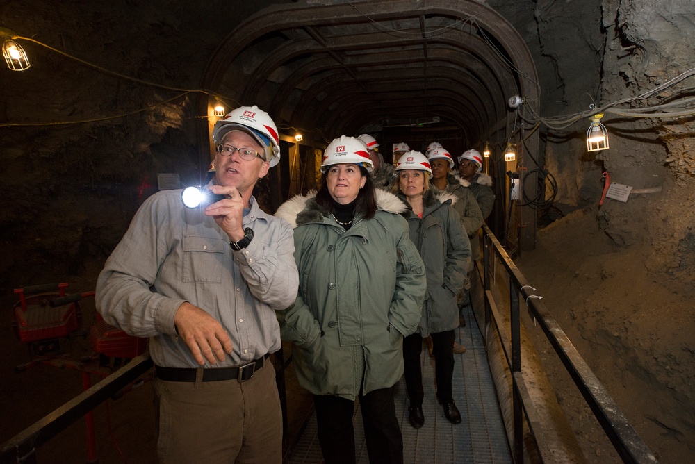 Assistant secretary of the Army (IE&amp;E) and assistant secretary of the Air Force (IE&amp;E) visit Fort Wainwright, Alaska