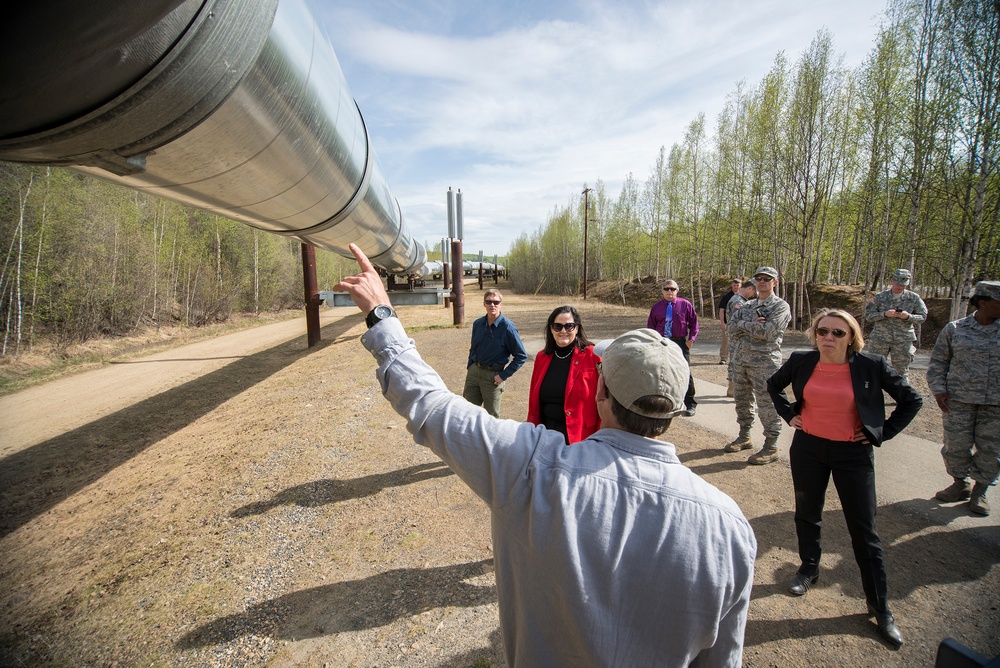 Assistant Secretary of the Army (IE&amp;E) and assistant secretary of the Air Force (IE&amp;E) visit Fort Wainwright, Alaska