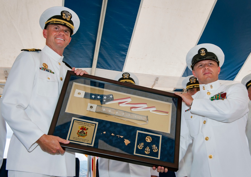 USS Chung-Hoon (DDG 93) change of command ceremony