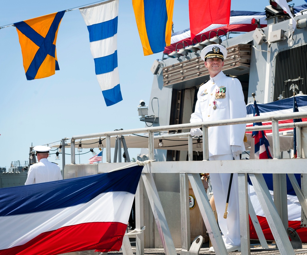 USS Chung-Hoon (DDG 93) change of command ceremony