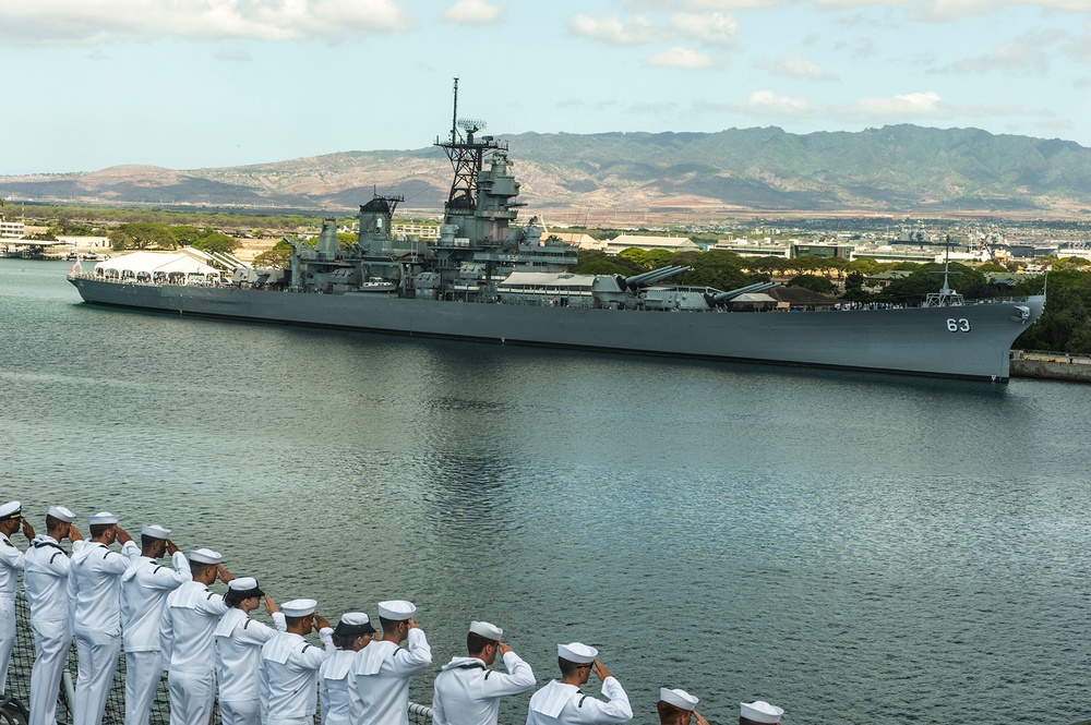 USNS Mercy arrives at Pearl Harbor for Pacific Partnership 2015