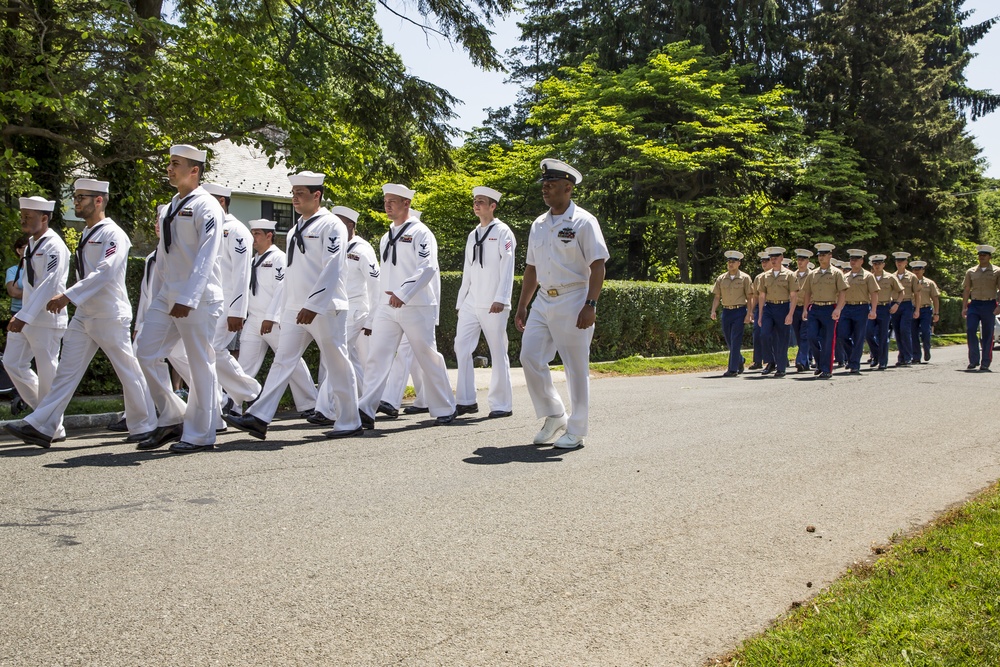 Marines, sailors, veterans remember fallen service members in Memorial Day Parade