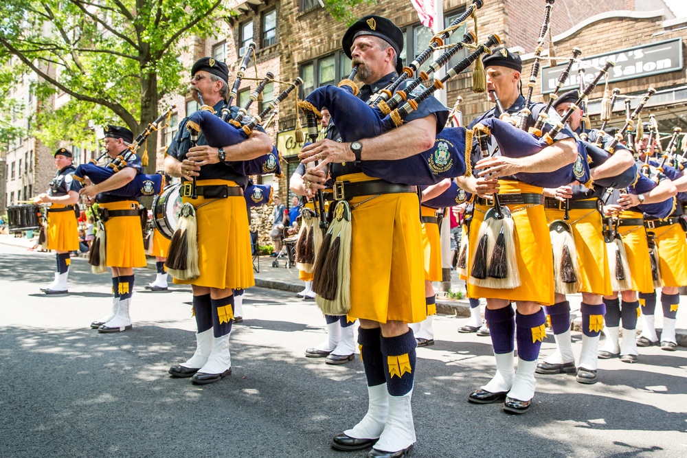 Marines, sailors, veterans remember fallen service members in Memorial Day Parade