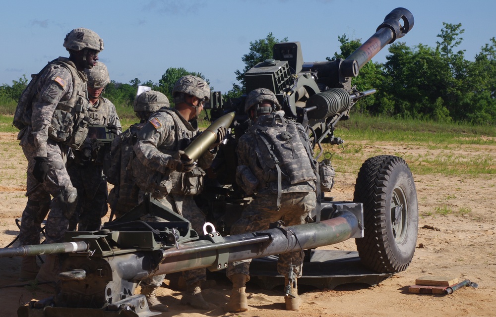 Rock Support Soldiers validate with Howitzers