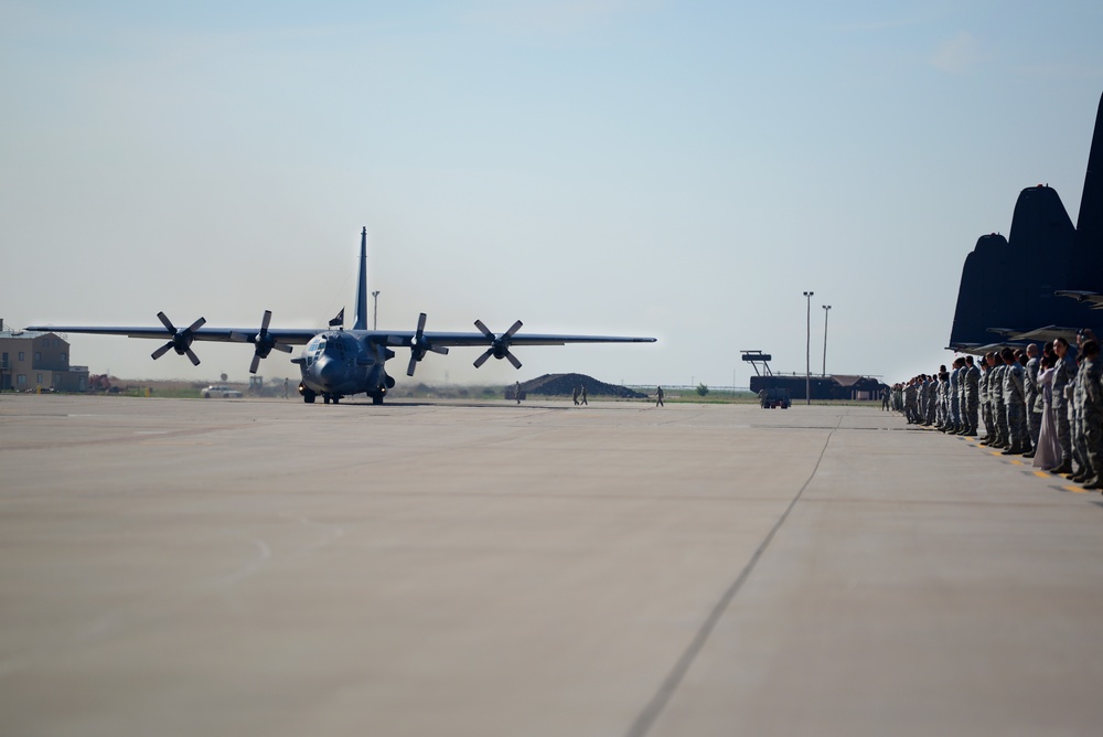 Air commandos retire final AC-130H Spectre gunship