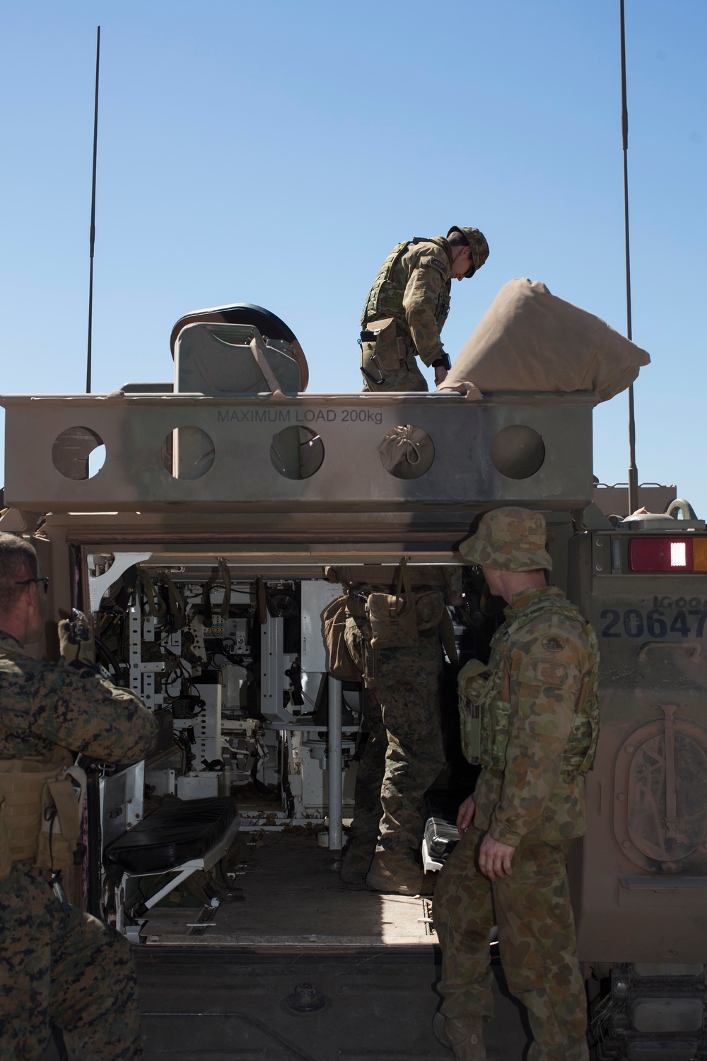 US Marines swap skills with Australian Forces