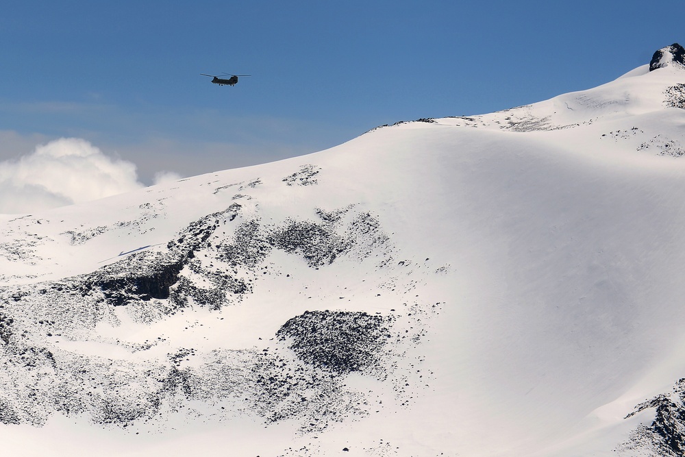 JBLM and NPS conduct mountain rescue training