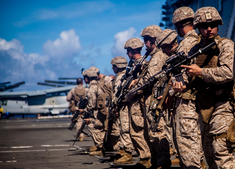 15th MEU Marines advance on targets