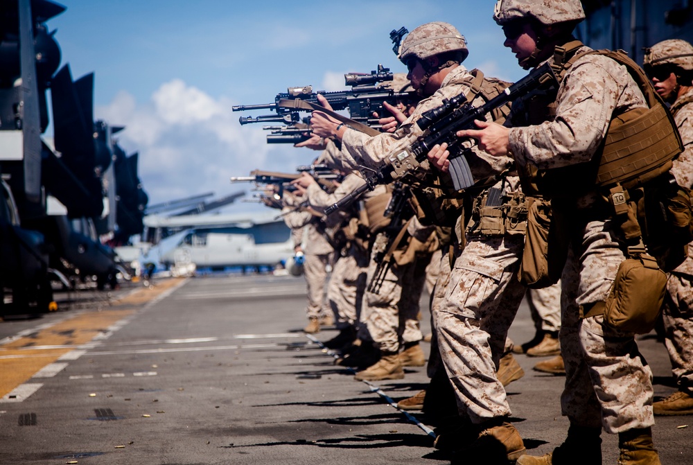 15th MEU Marines advance on targets