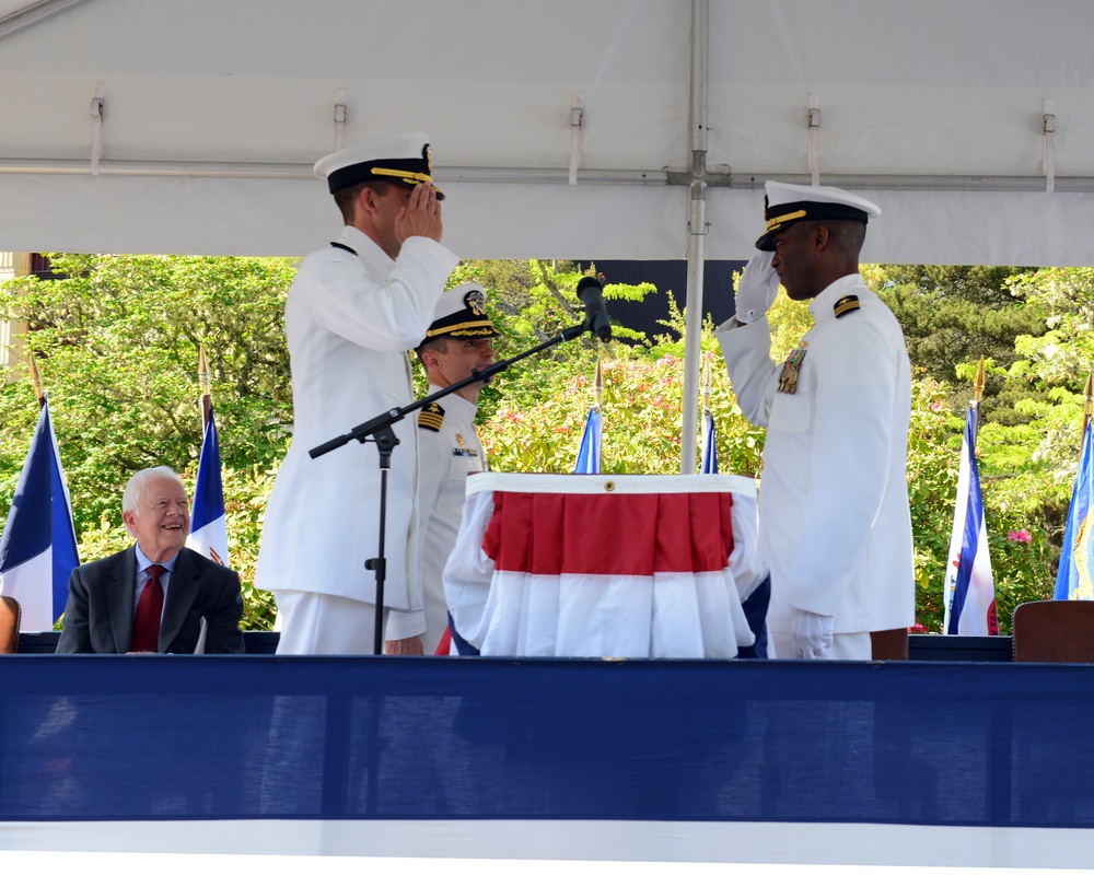 USS Jimmy Carter changes command