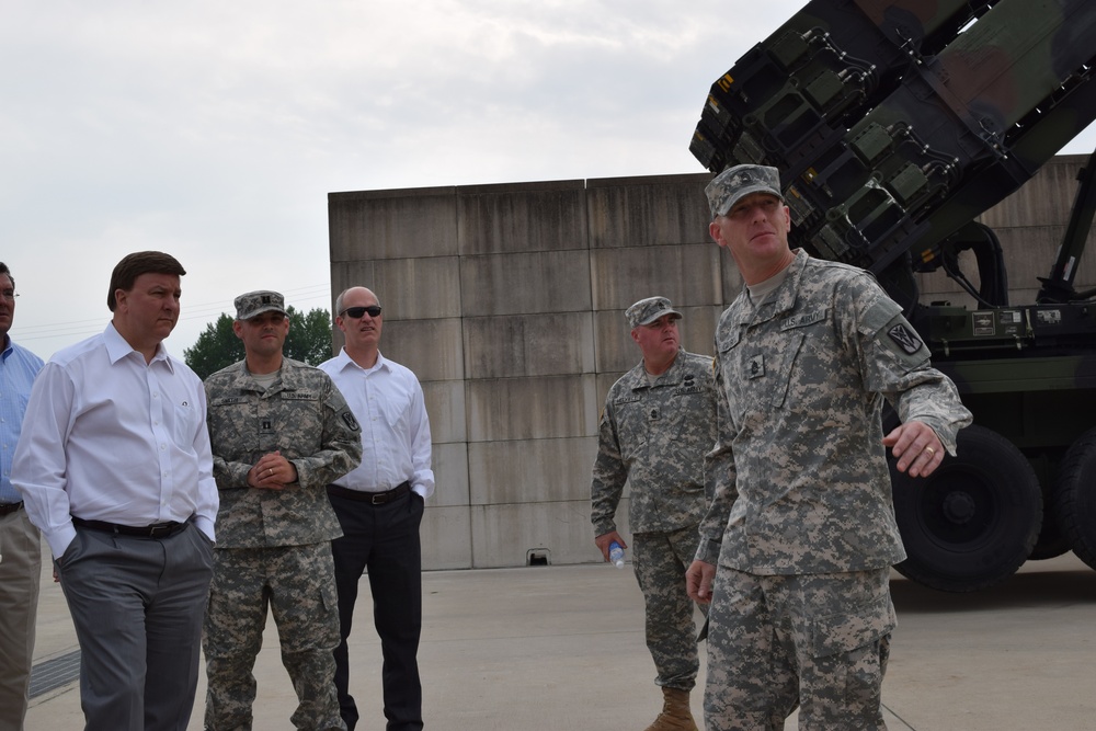 Congressmen visit Air Defense Unit in Korea