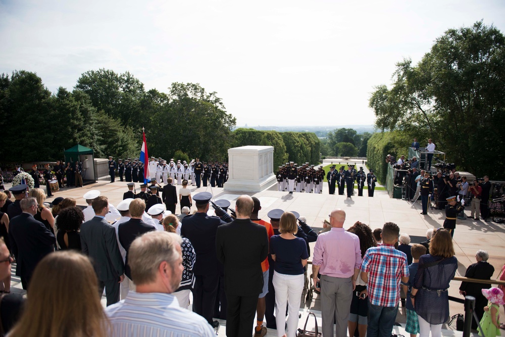 His Majesty King Willem-Alexander and Her Majesty Queen Máxima of the Netherlands lay a wreath at the Tomb of the Unknown Soldier in Arlington National Cemetery
