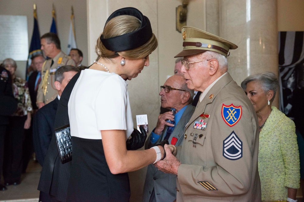 His Majesty King Willem-Alexander and Her Majesty Queen Máxima of the Netherlands lay a wreath at the Tomb of the Unknown Soldier in Arlington National Cemetery