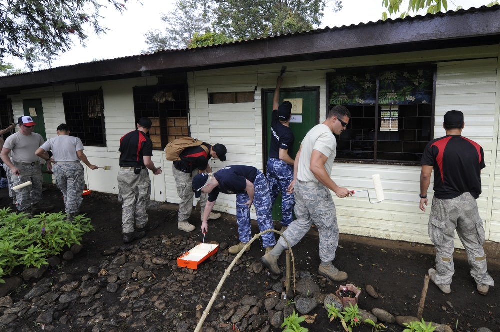 Pacific Angel participants help improve Papua New Guinean school