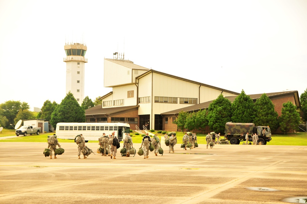 296th IN RGT from Puerto Rico Takes AT to Fort Polk