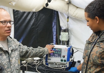 German army nurses integrate with 212th Combat Support Hospital at Combined Resolve IV