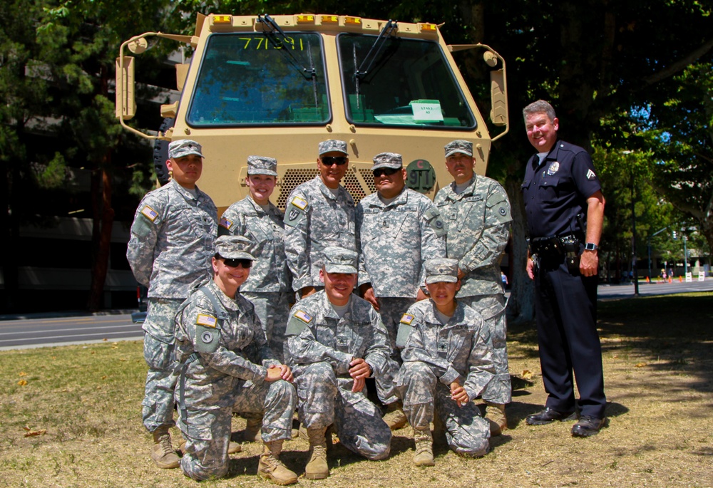 The Army Reserve shows off at car show