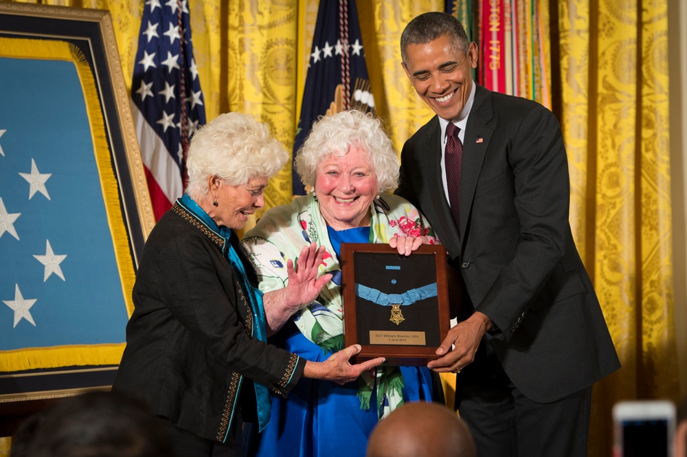 Obama honors two WWI Soldiers with Medals of Honor