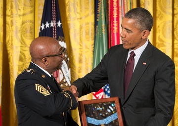 Obama honors two WWI Soldiers with Medals of Honor