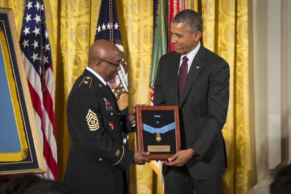 Obama honors two WWI Soldiers with Medals of Honor