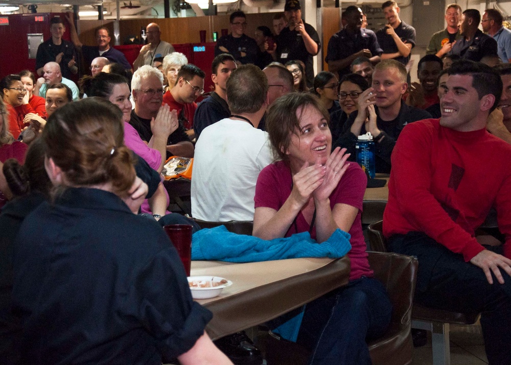 Karoake night aboard USS Carl Vinson