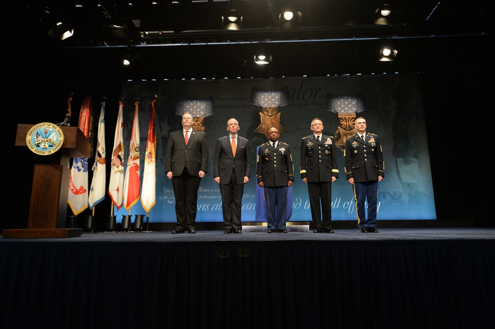 DSD inducts Army Sgt. Henry Johnson and Army Sgt. William Shemin into the Pentagon Hall of Heroes