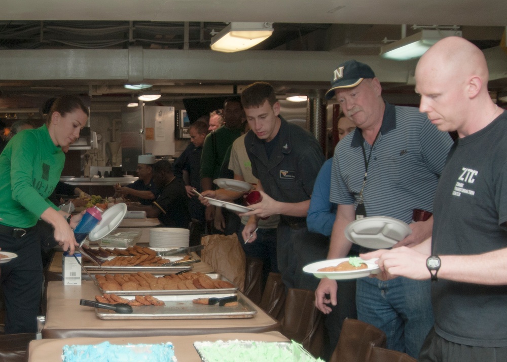 USS Carl Vinson tiger cruise