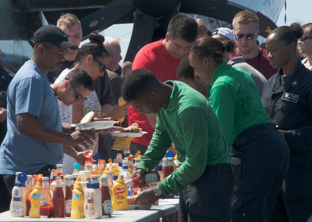 USS Carl Vinson tiger cruise