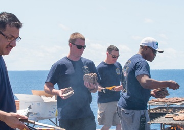 USS Carl Vinson tiger cruise