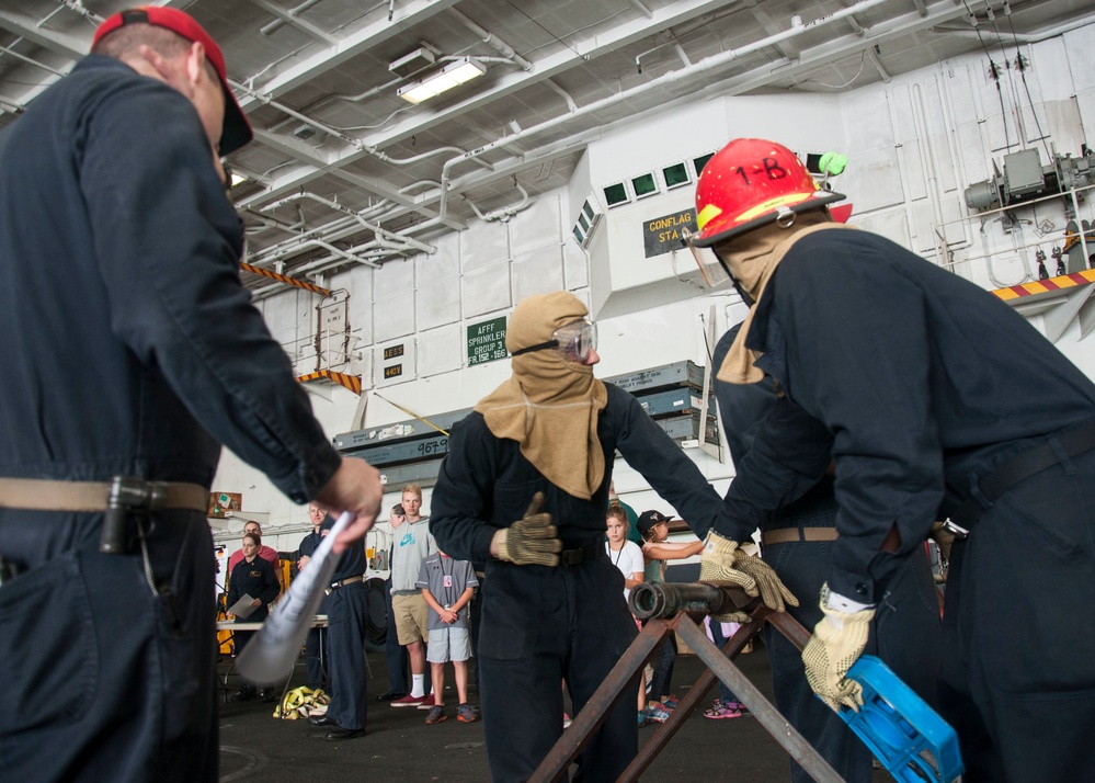 USS Carl Vinson tiger cruise