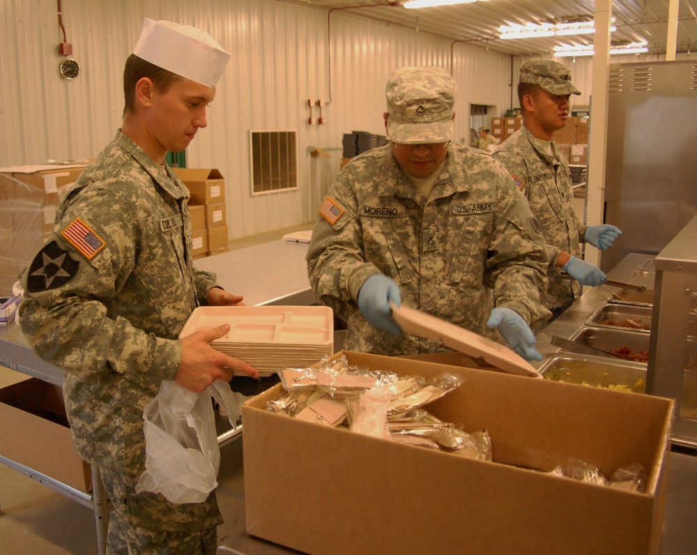 650th RSG Soldiers run DFAC at Fort McCoy